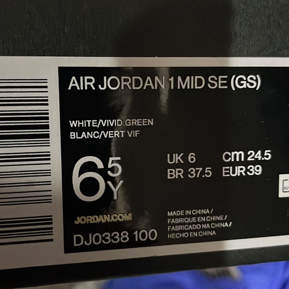 Nike Air Jordan 1 Mid SE GS 6.5 women’s 8 - Picture 9 of 11